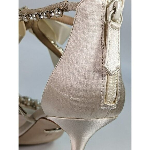 Badgley Mischka Women's Nayeli Drama Heel Sandals Ivory Satin Size 7.5 MSRP $285 - Picture 9 of 12
